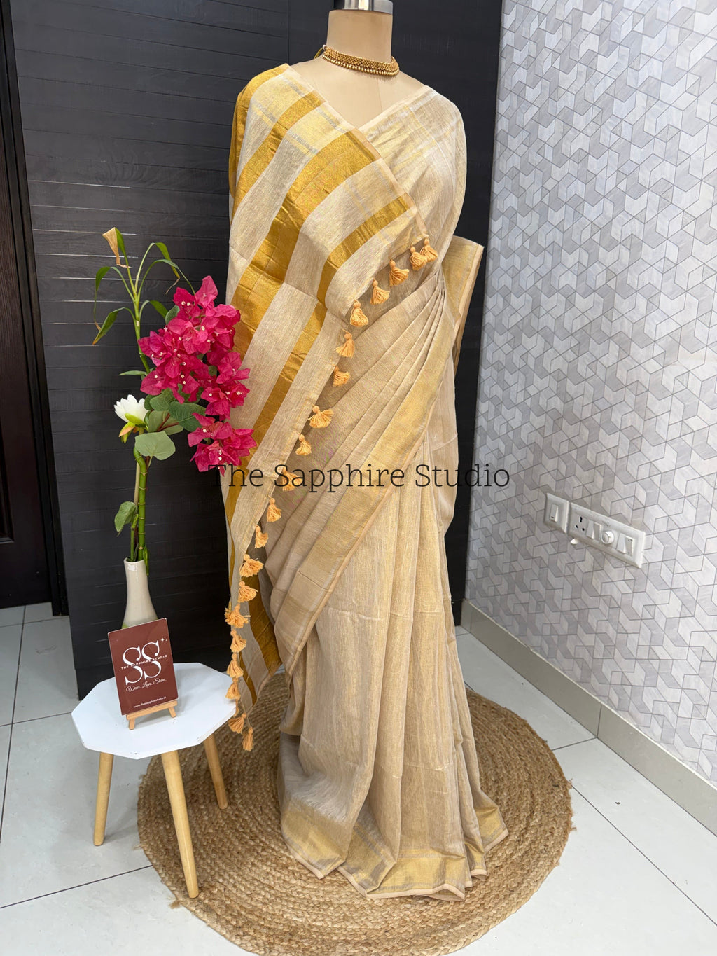 Champagne Gold Tissue Linen Handloom Saree with Black contrast blouse