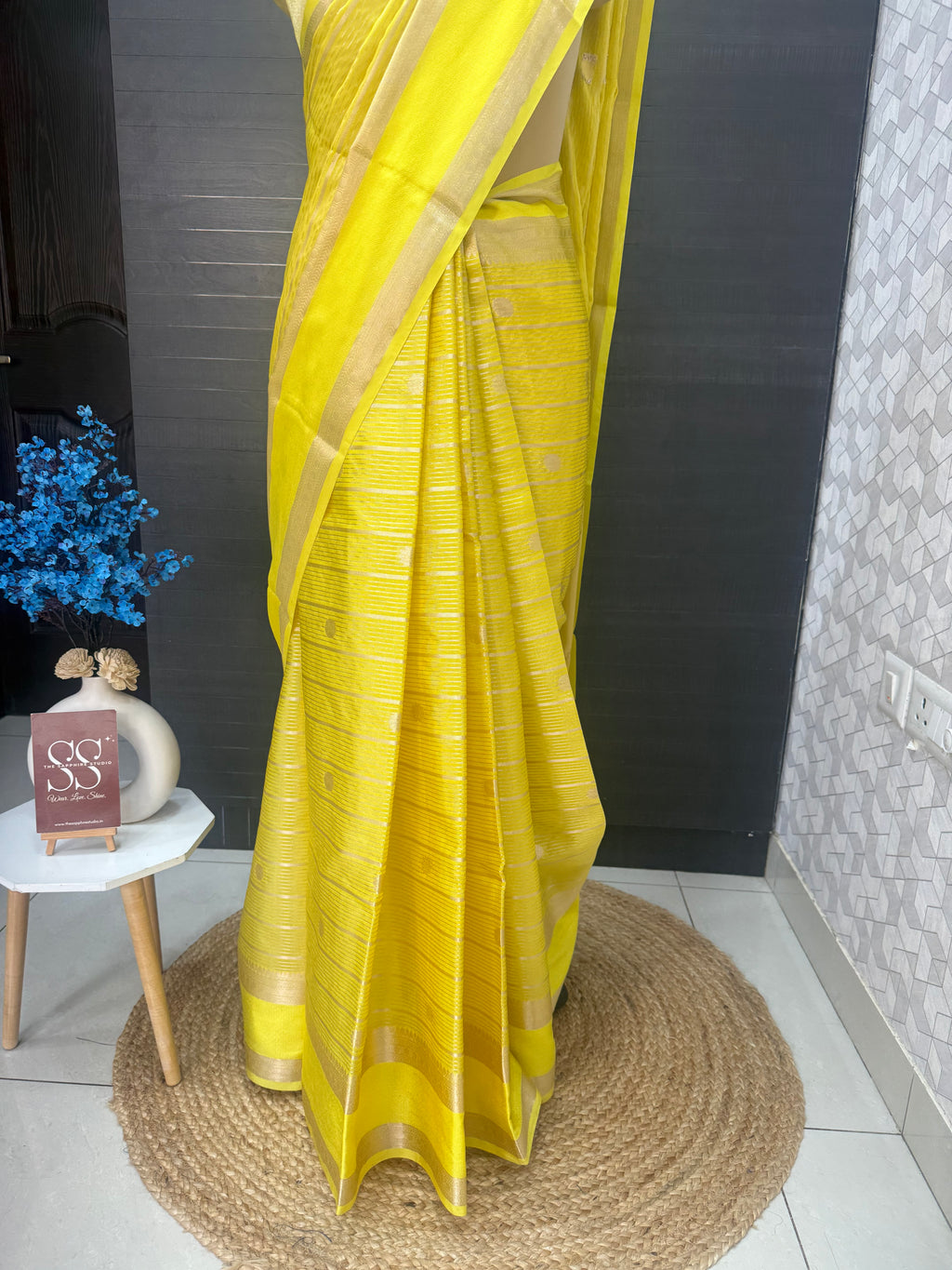 Yellow Banarasi Chiniya Silk Saree with Zari Buti Weaving ✨