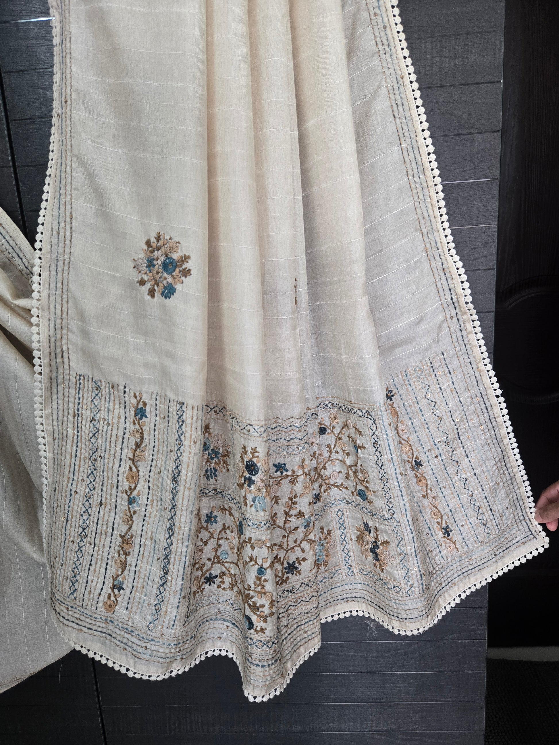 Onam Tussar Saree – Hand Embroidery & Elegant Lace Border with the paired navy scallop blouse
