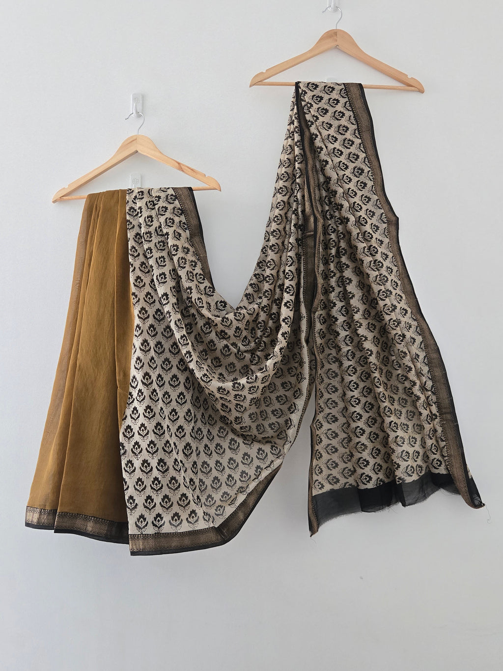 Maheshwari Silk Saree – Mustard Yellow with Black & Ivory Pallu