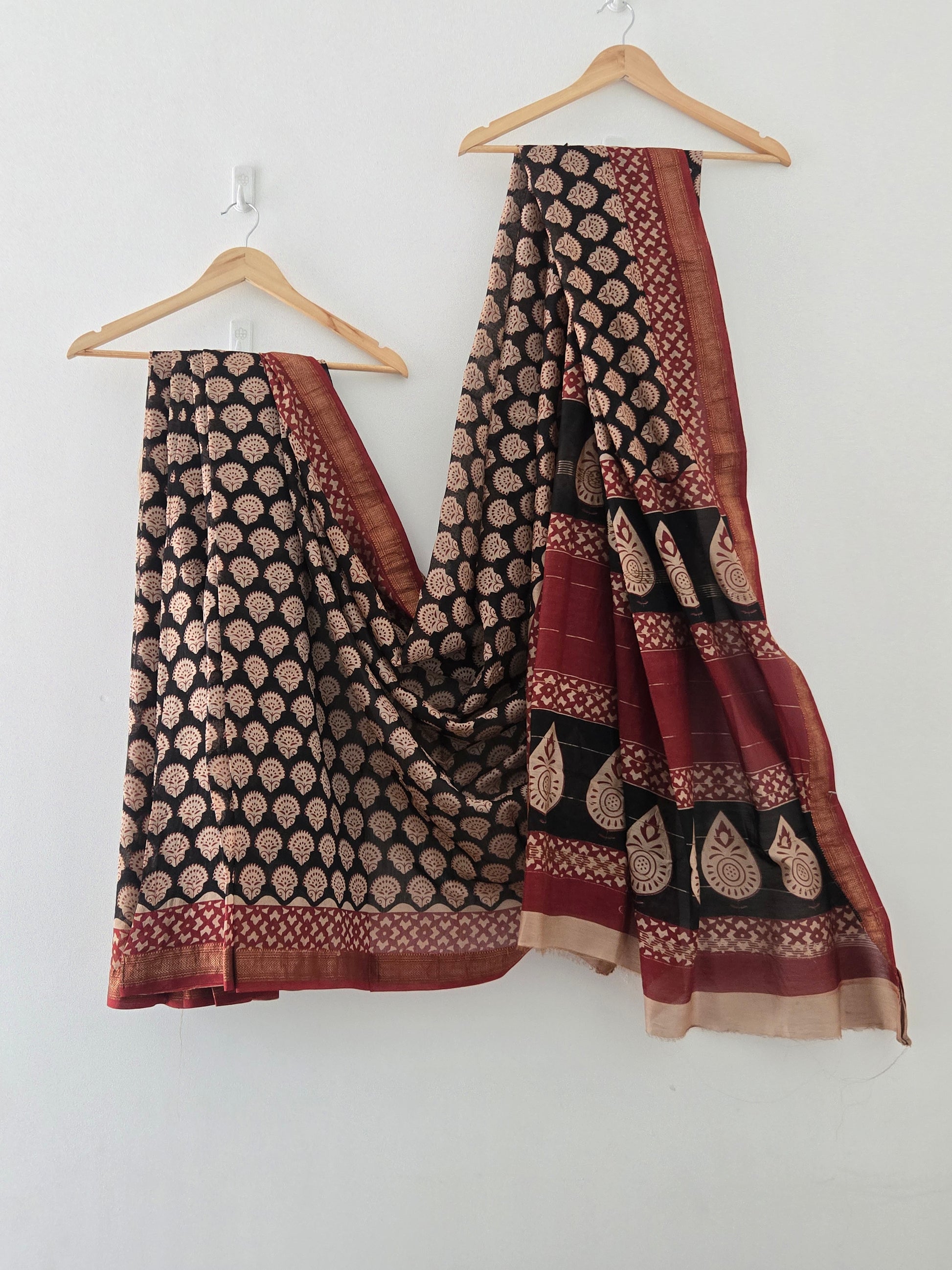Maheshwari Silk Saree – Black with Beige Motifs & Red Zari Border