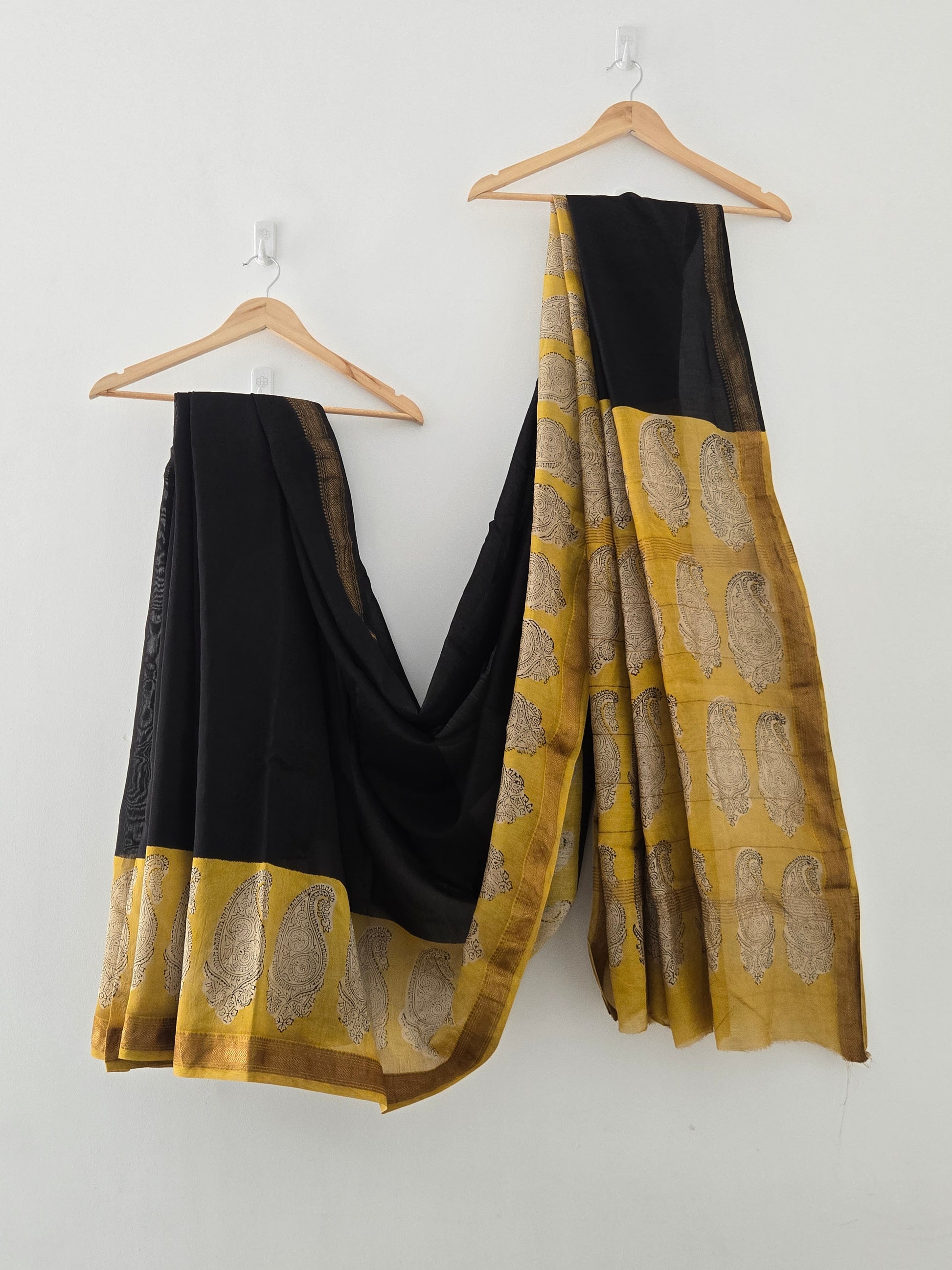 Maheshwari Silk Saree – Black with Yellow Border & Silver Motifs