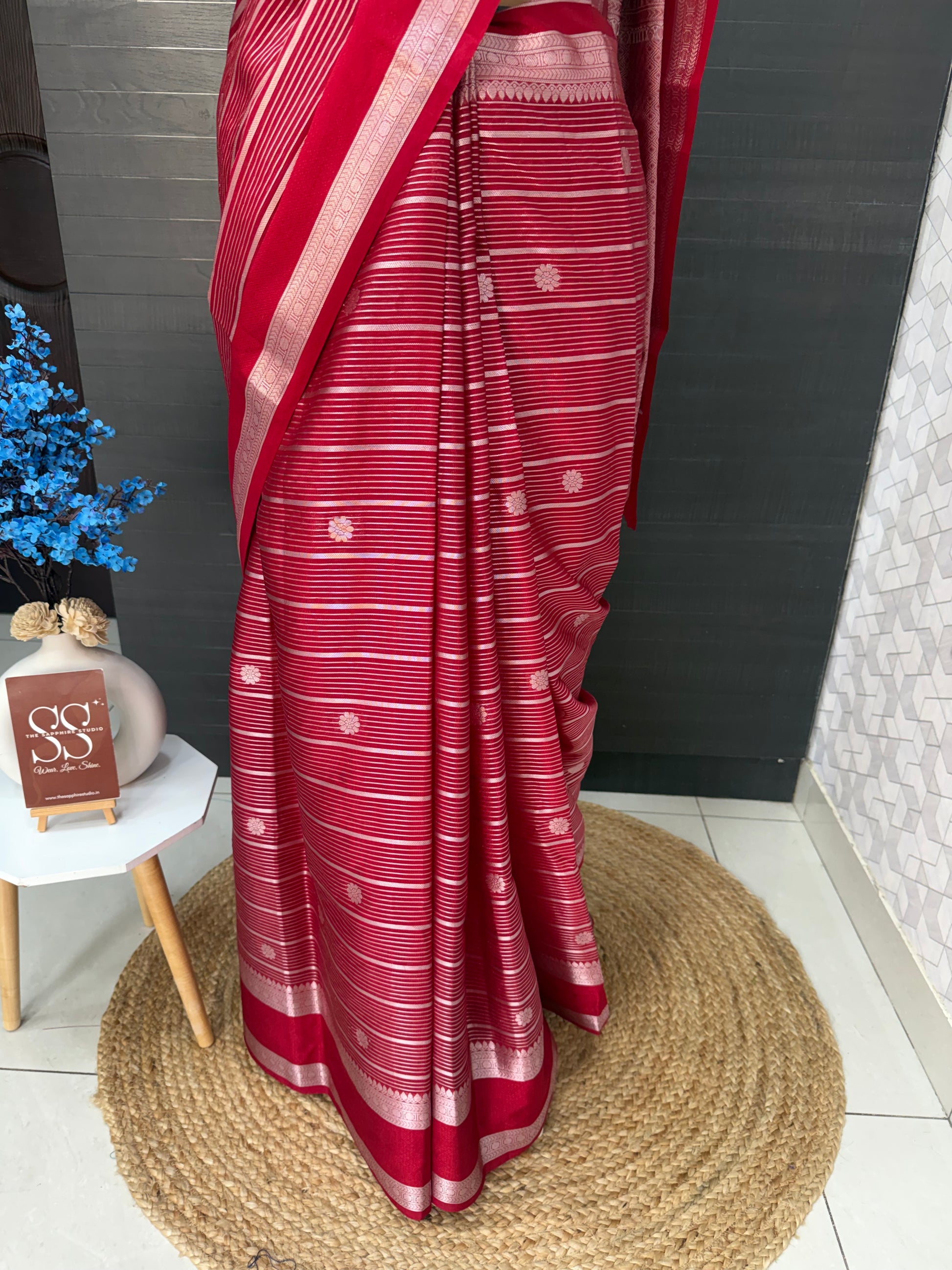 Red Banarasi Chiniya Silk Saree with Zari Buti Weaving ✨