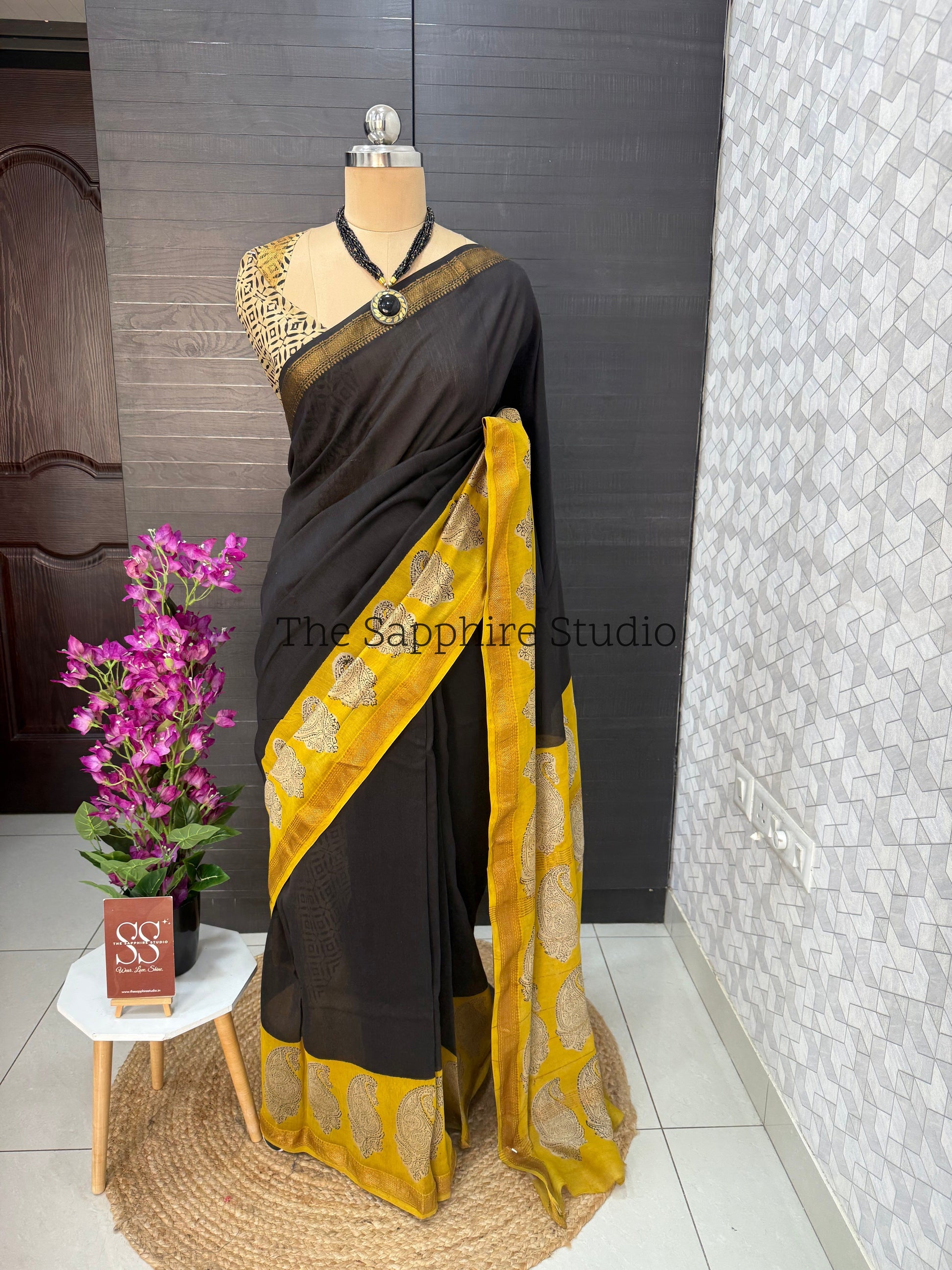 Maheshwari Silk Saree – Black with Yellow Border & Silver Motifs