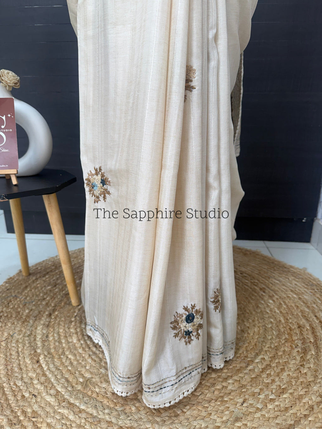 Onam/Vishu Tussar Saree – Hand Embroidery & Elegant Lace Border With Contrast blouse piece