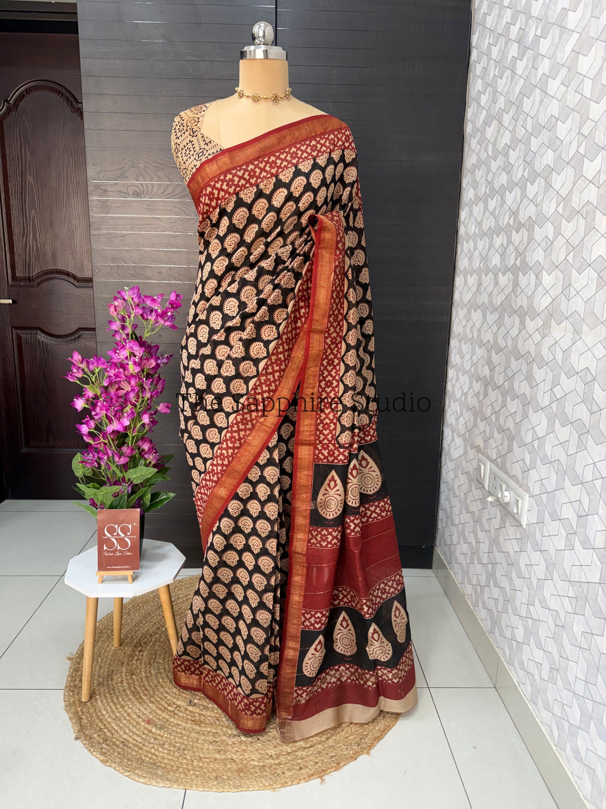 Maheshwari Silk Saree – Black with Beige Motifs & Red Zari Border