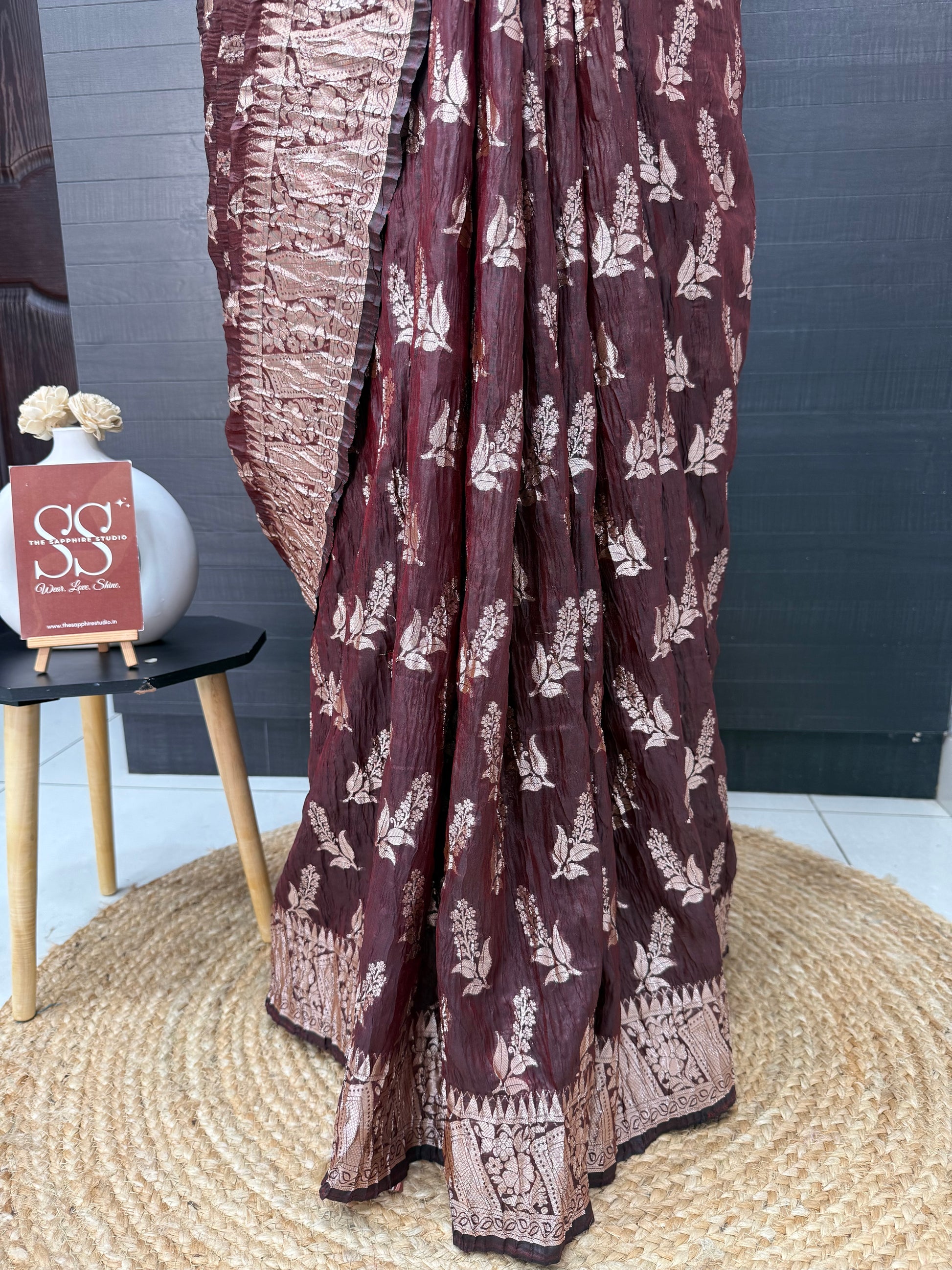 Maroon Crushed Banarasi Saree – Lightweight, Textured & Elegant