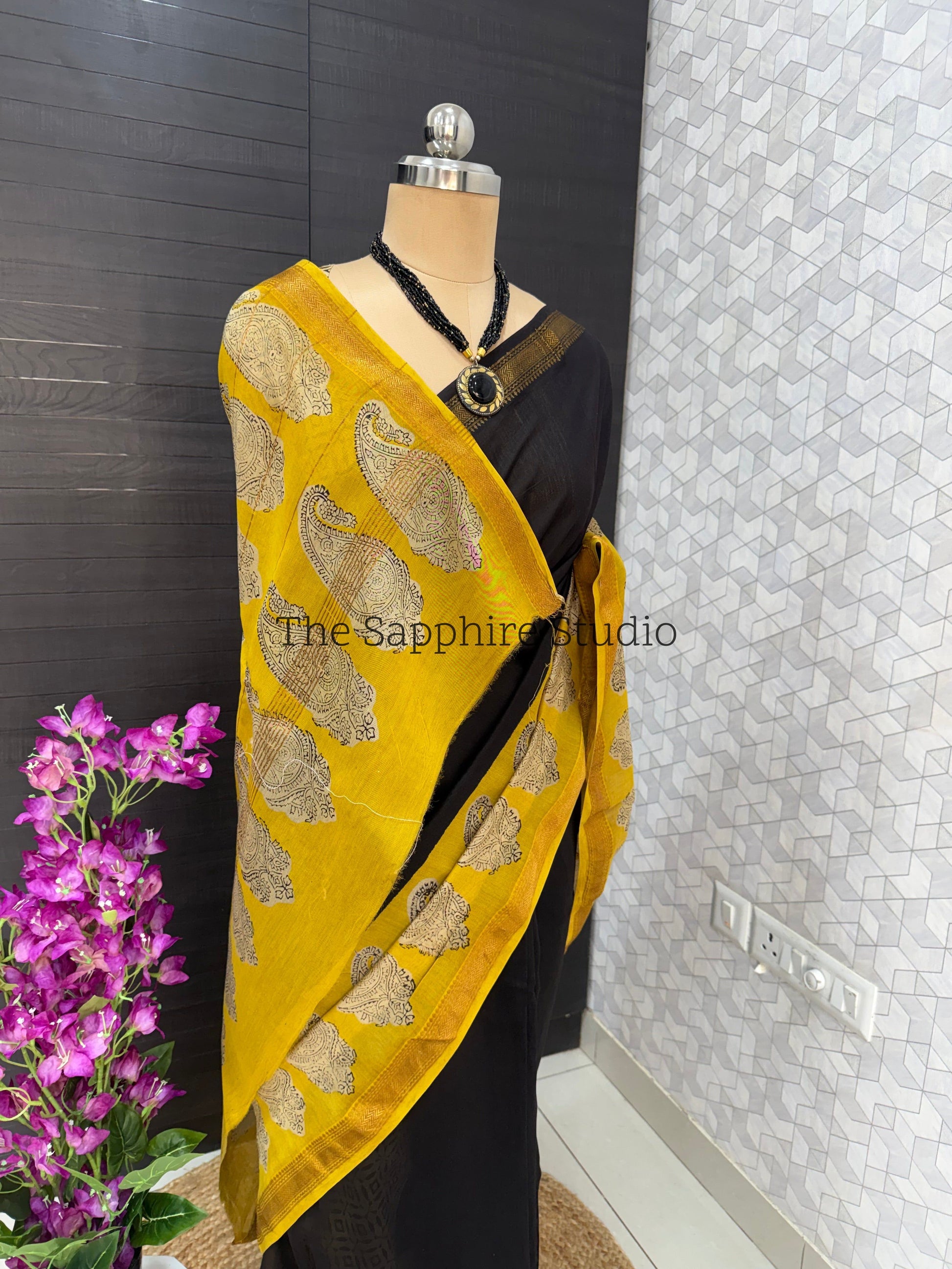 Maheshwari Silk Saree – Black with Yellow Border & Silver Motifs