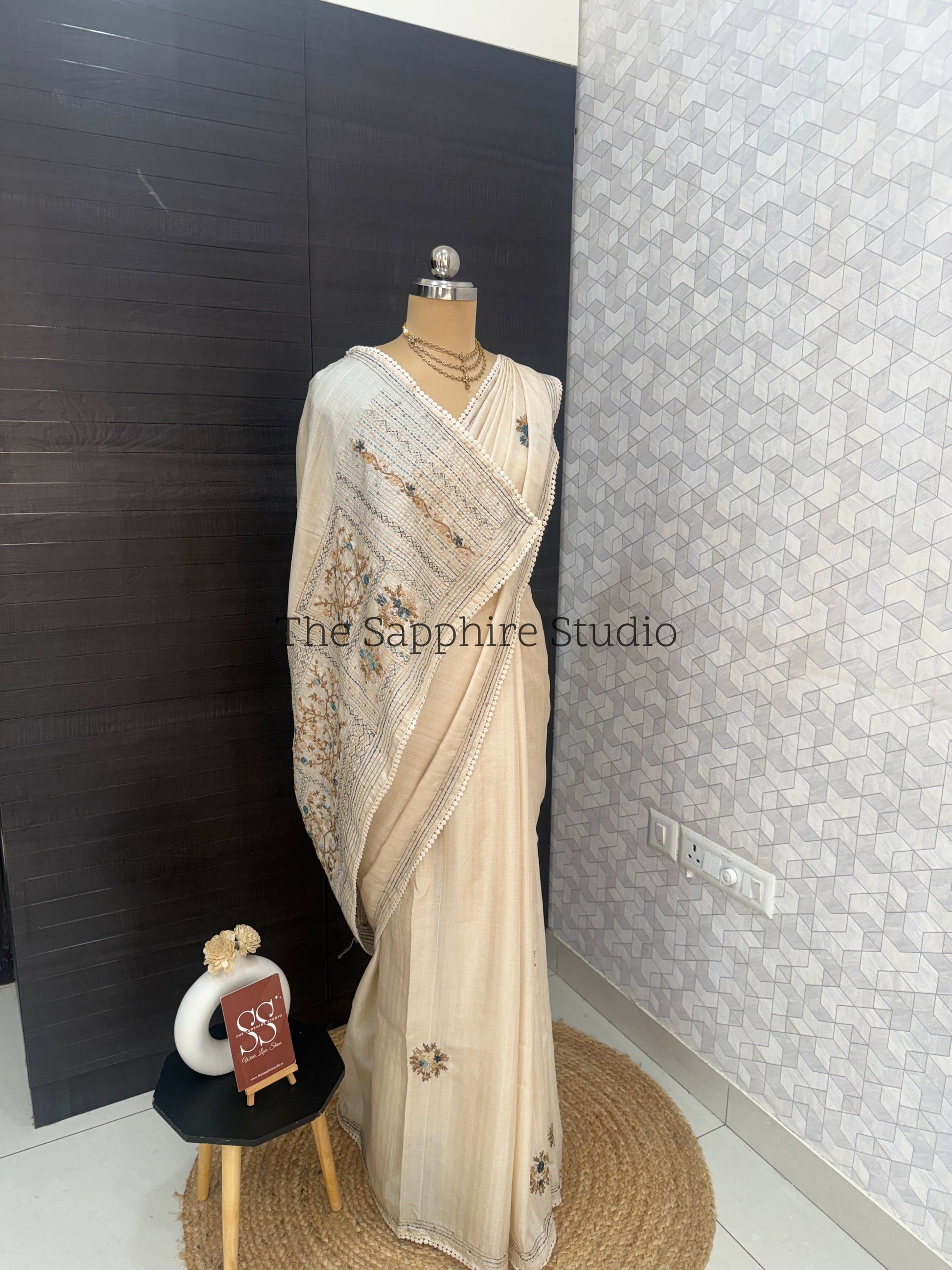 Onam/Vishu Tussar Saree – Hand Embroidery & Elegant Lace Border With Contrast blouse piece