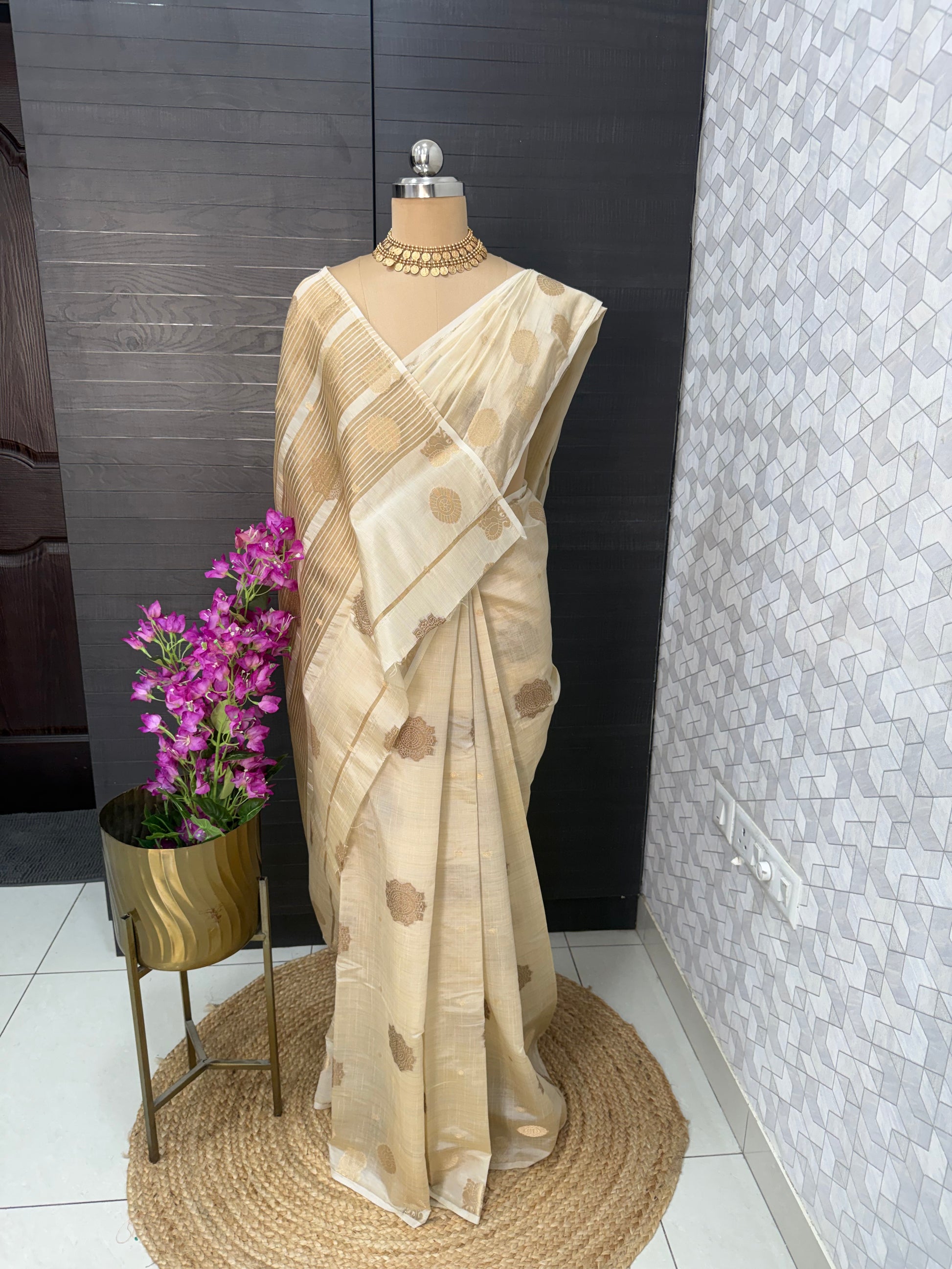 Ivory Borderless Tussar Saree