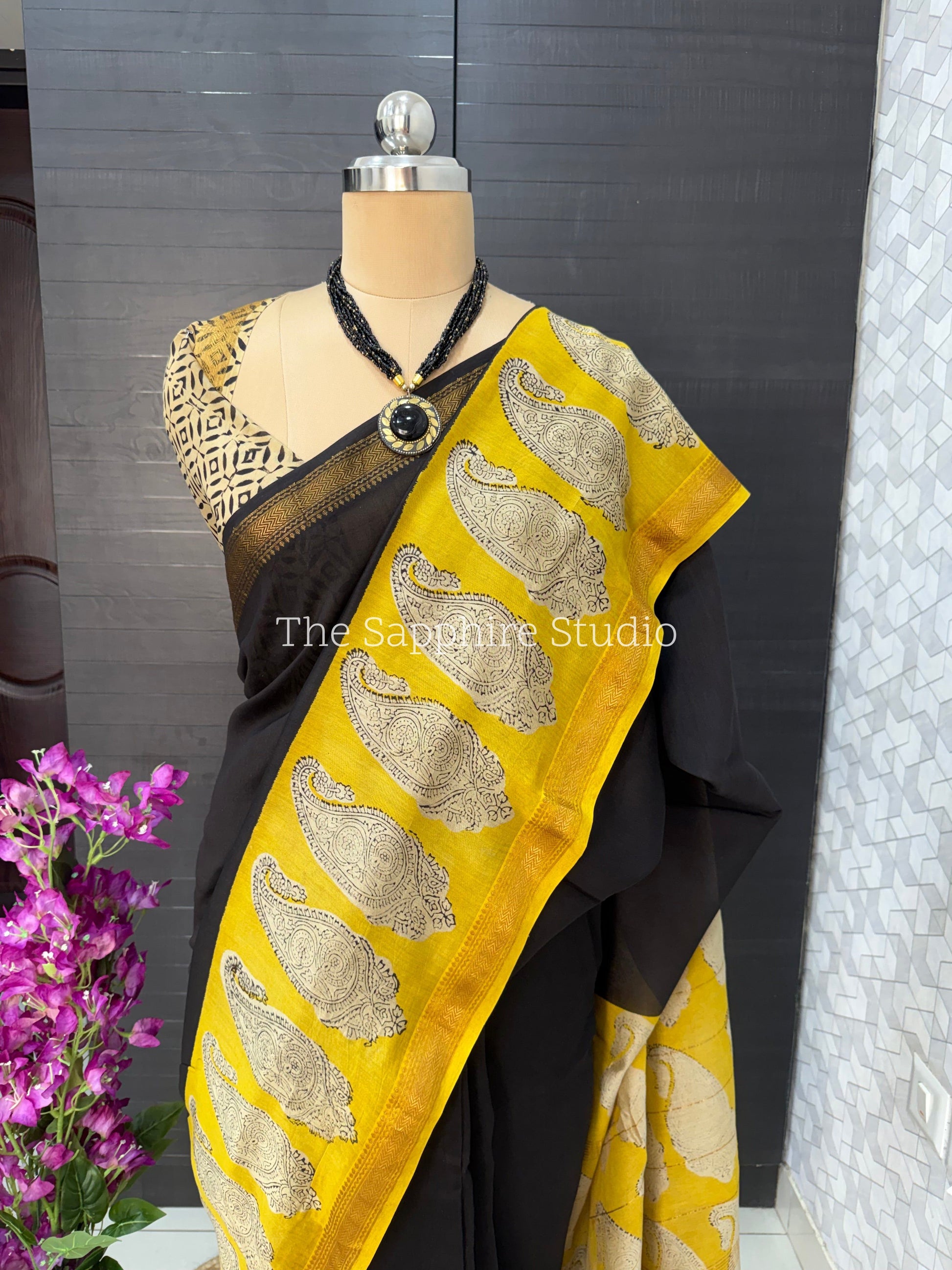 Maheshwari Silk Saree – Black with Yellow Border & Silver Motifs