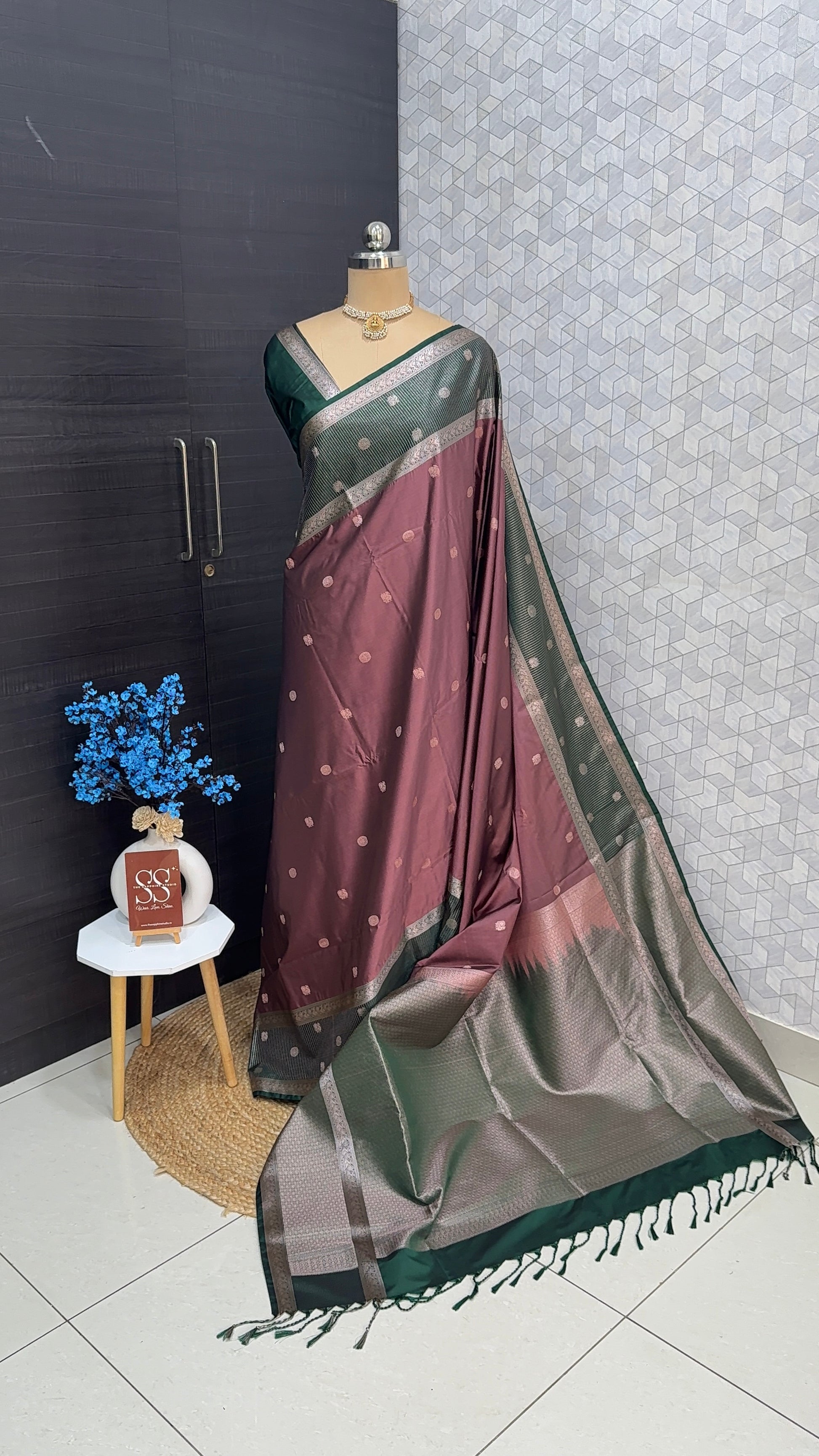 Kanchipuram Silver Zari Mauve saree with green border
