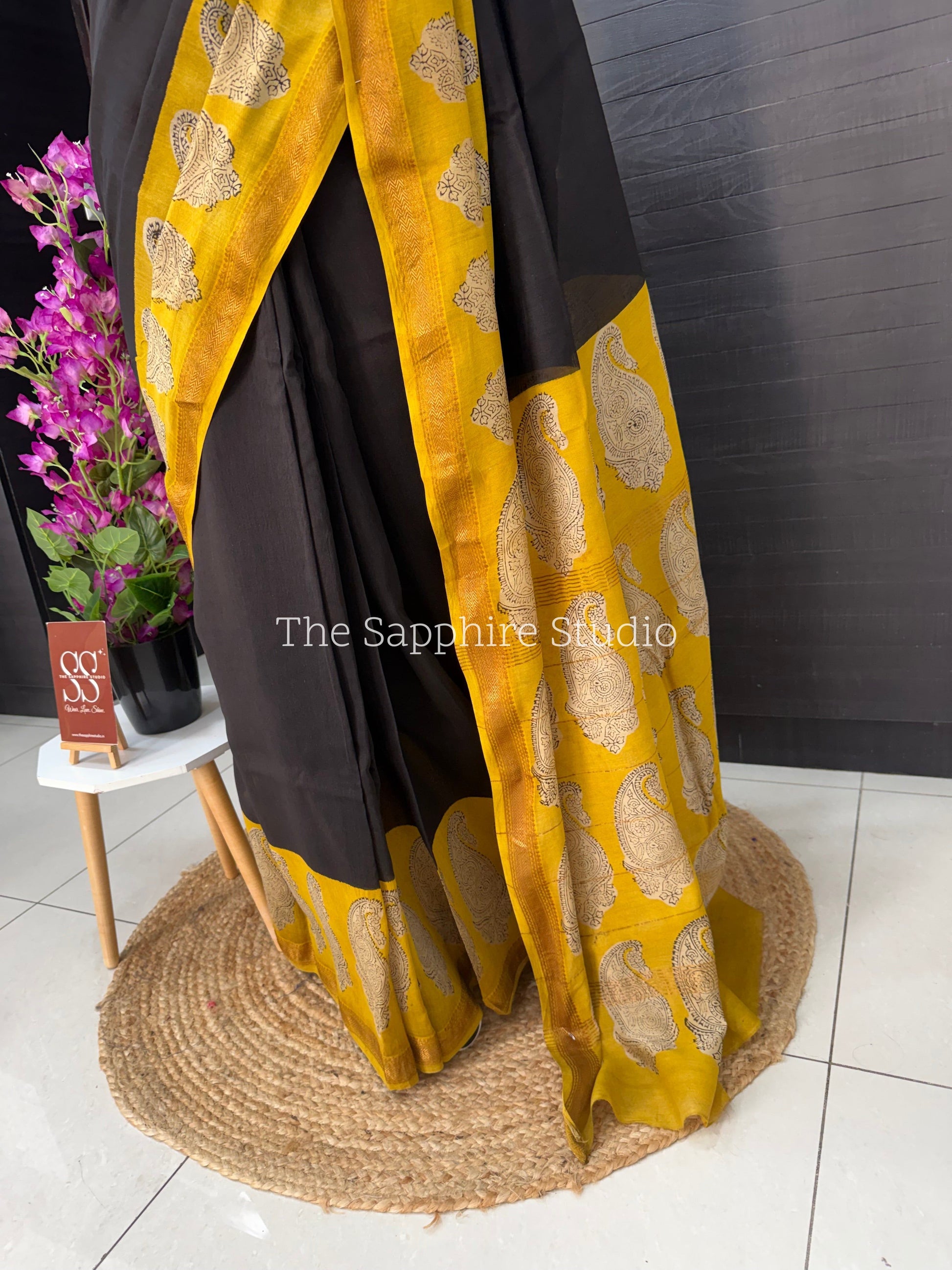Maheshwari Silk Saree – Black with Yellow Border & Silver Motifs