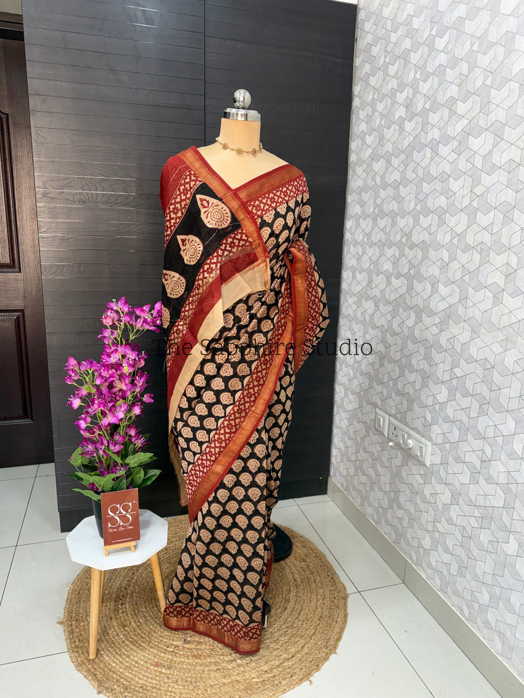 Maheshwari Silk Saree – Black with Beige Motifs & Red Zari Border