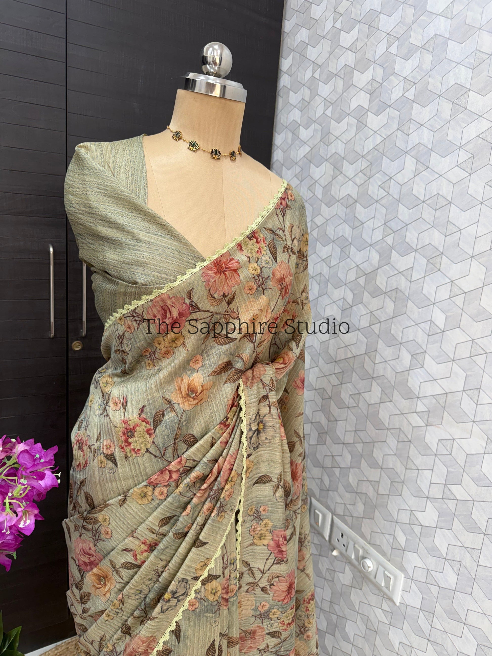 Floral Digital print Tussar saree