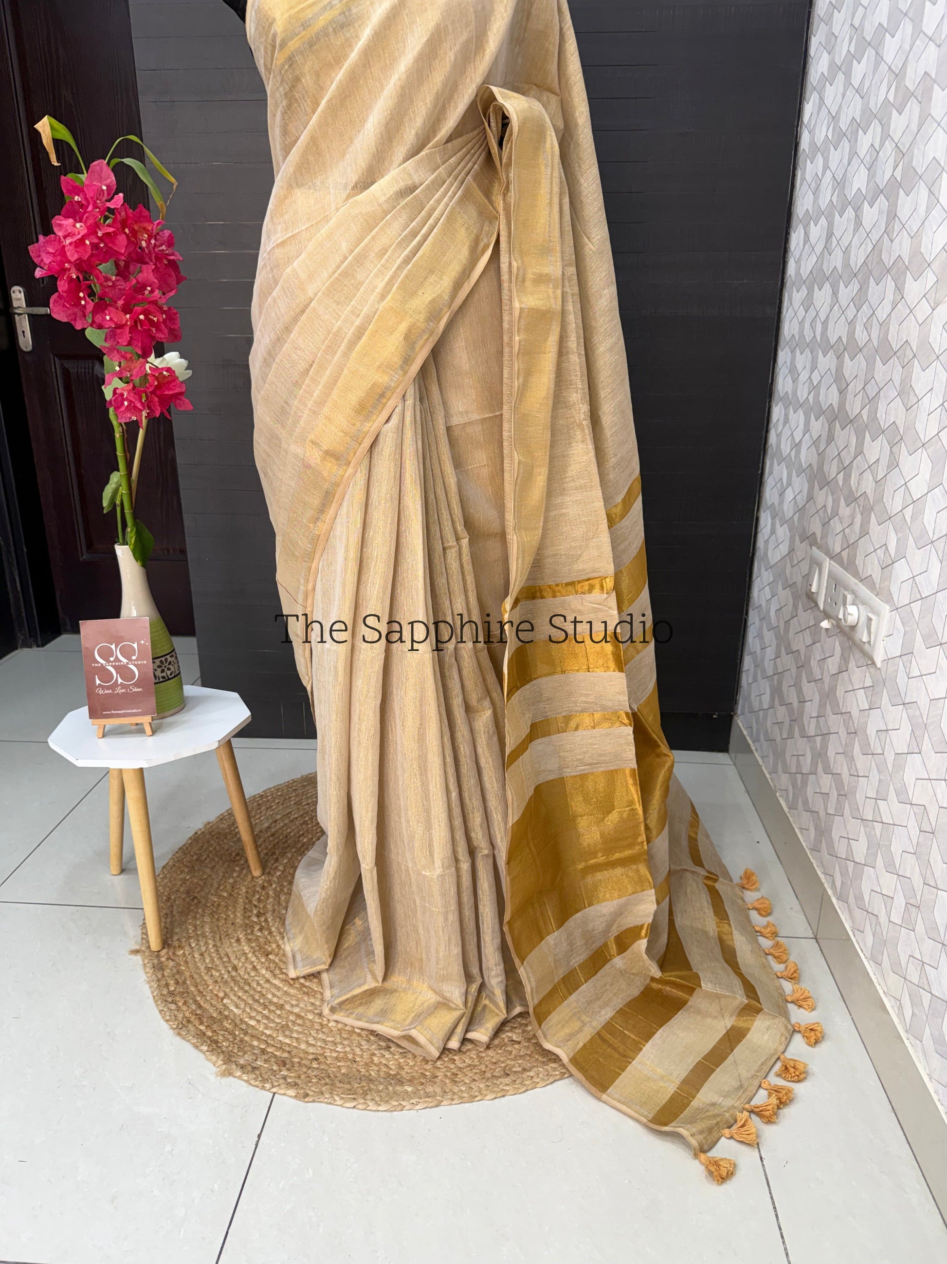 Champagne Gold Tissue Linen Handloom Saree with Black contrast blouse