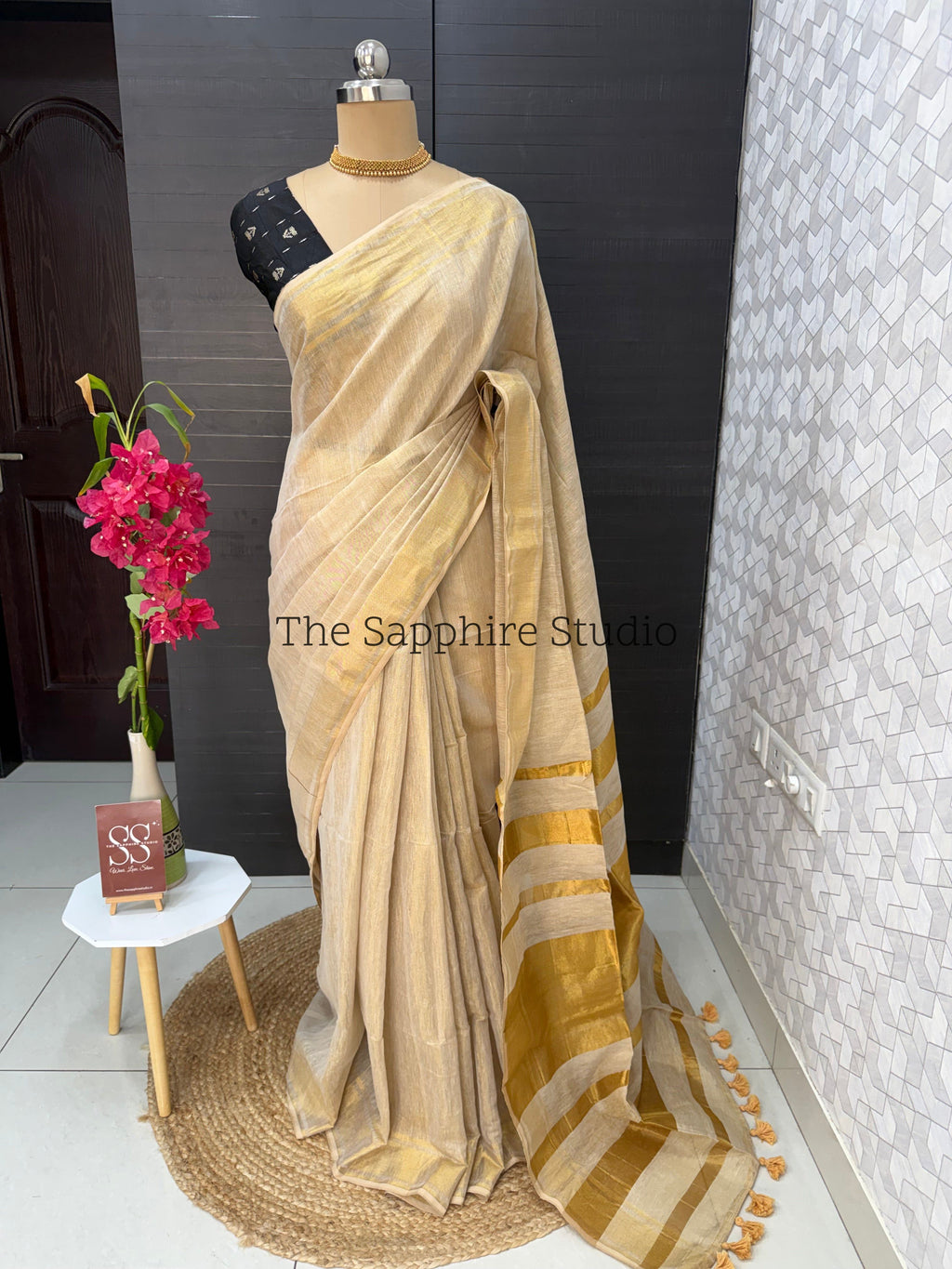 Champagne Gold Tissue Linen Handloom Saree with Black contrast blouse