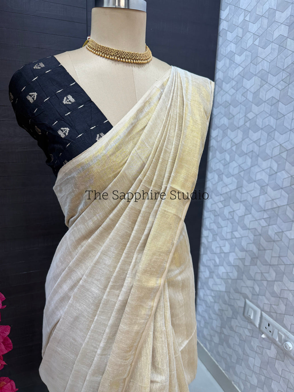 Champagne Gold Tissue Linen Handloom Saree with Black contrast blouse