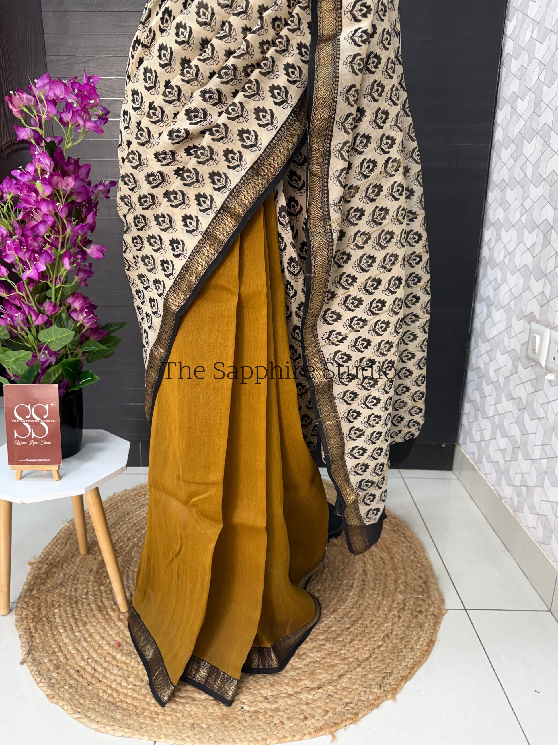 Maheshwari Silk Saree – Mustard Yellow with Black & Ivory Pallu