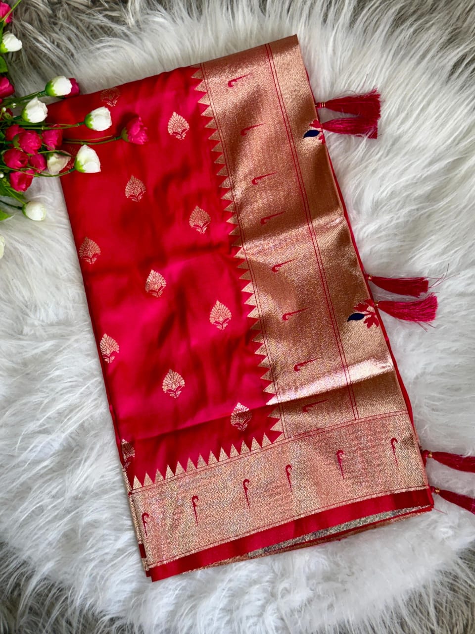 Crimson Paithani Saree with Muniya Border & Meena Pallu ✨