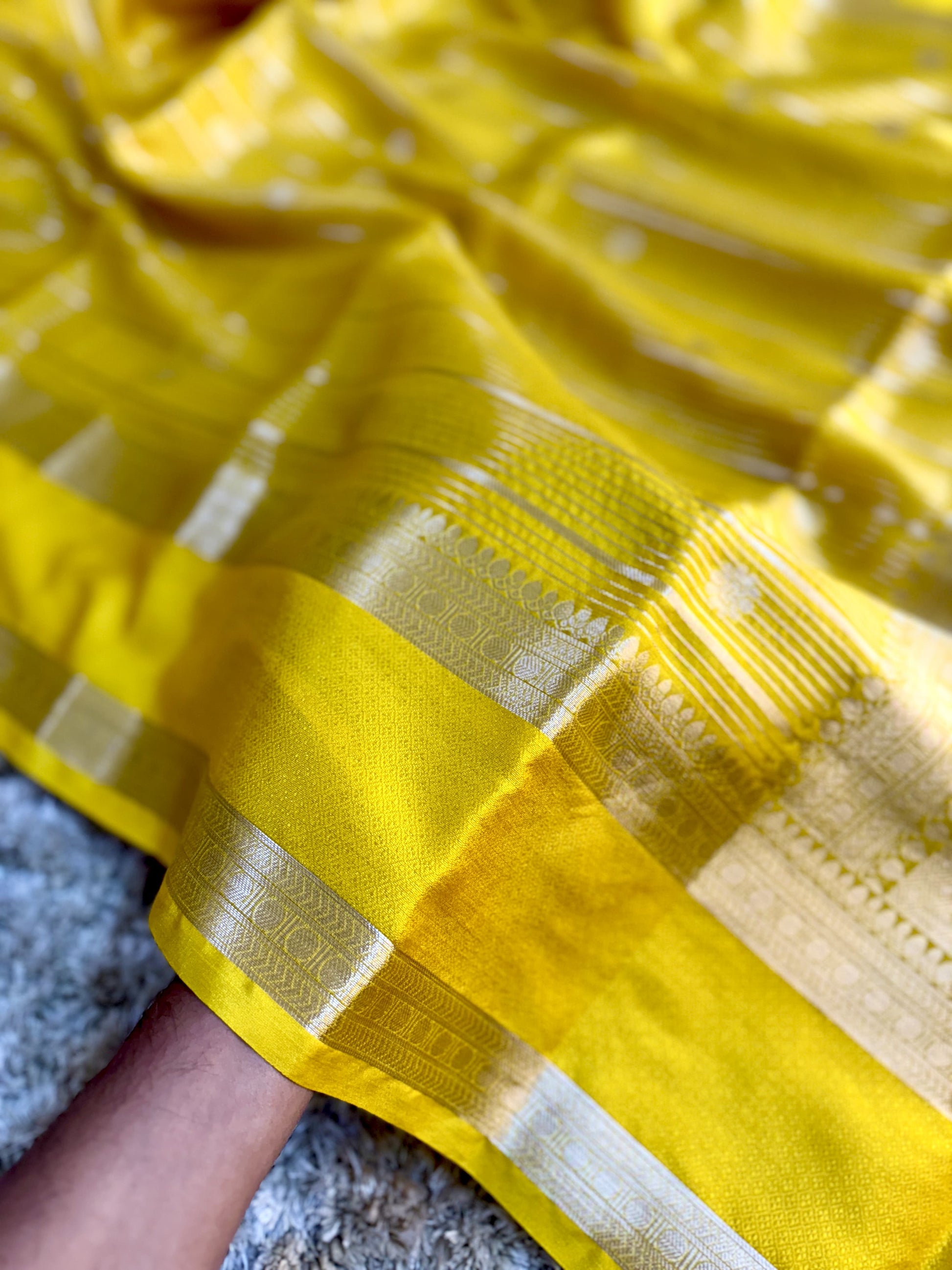 Yellow Banarasi Chiniya Silk Saree with Zari Buti Weaving ✨