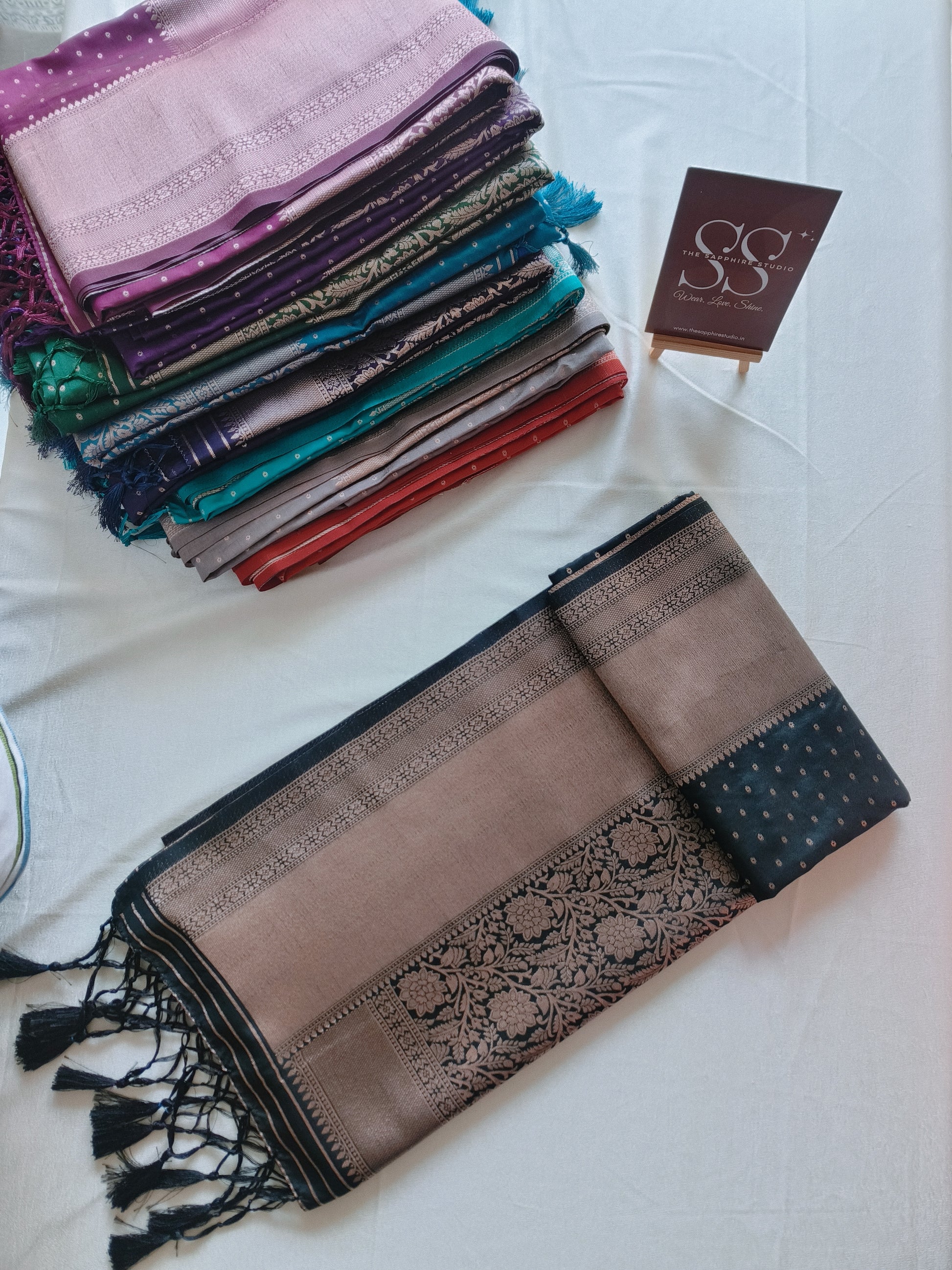 Kanchipuram Fancy Saree – Black – Self Zari Weave