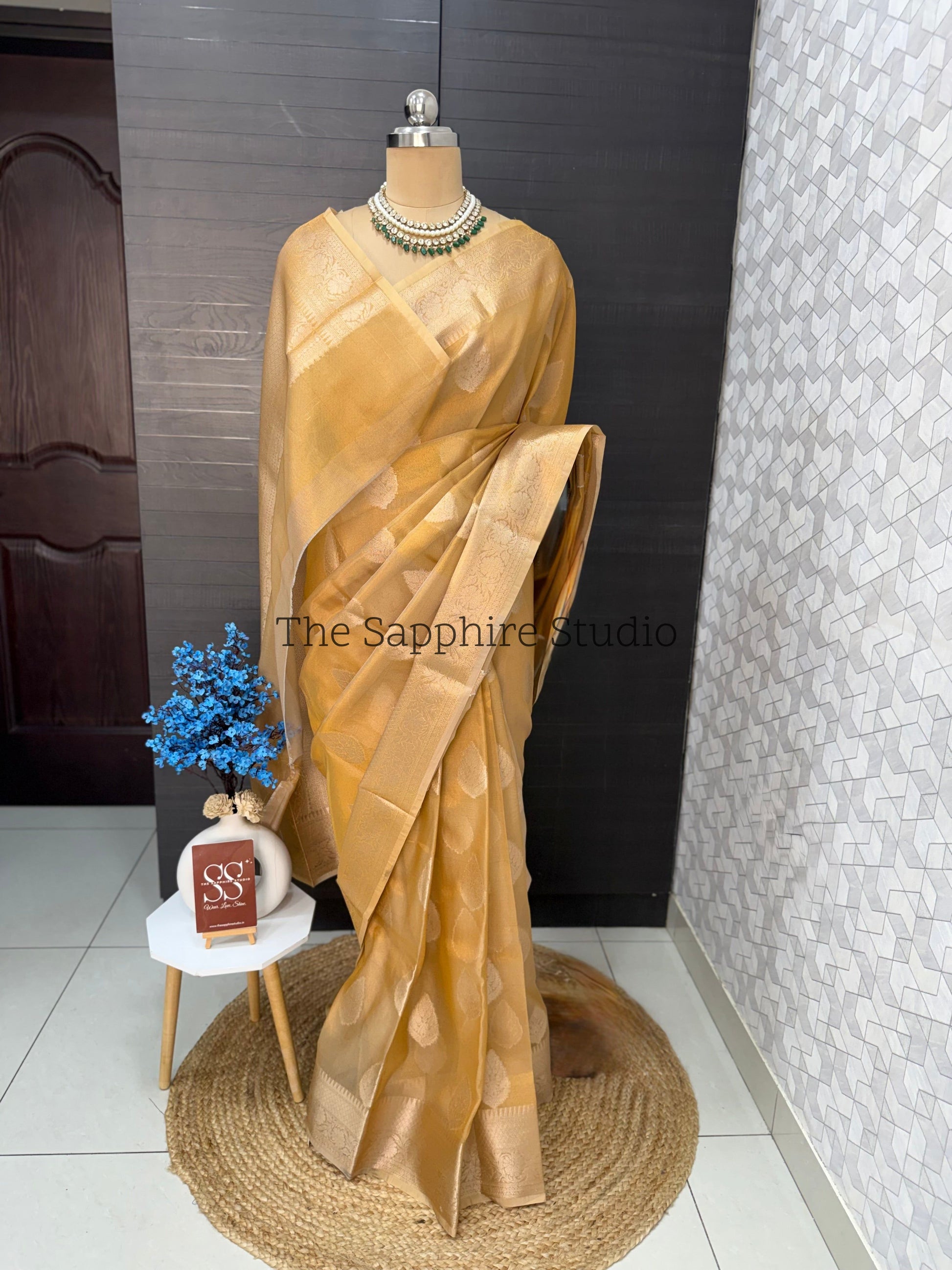 lightweight tissue silk saree with golden sheen, Onam Vishu saree with green contrast blouse, festive saree for puja and family gatherings