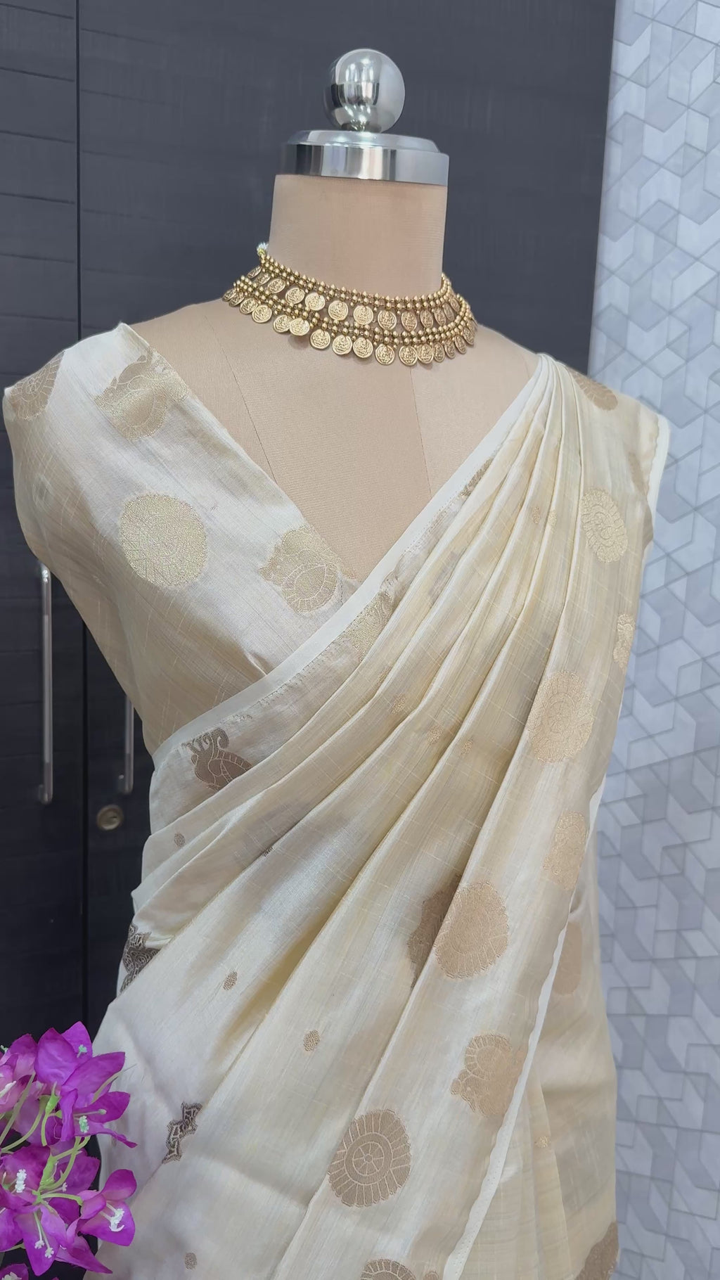 Ivory Borderless Tussar Saree