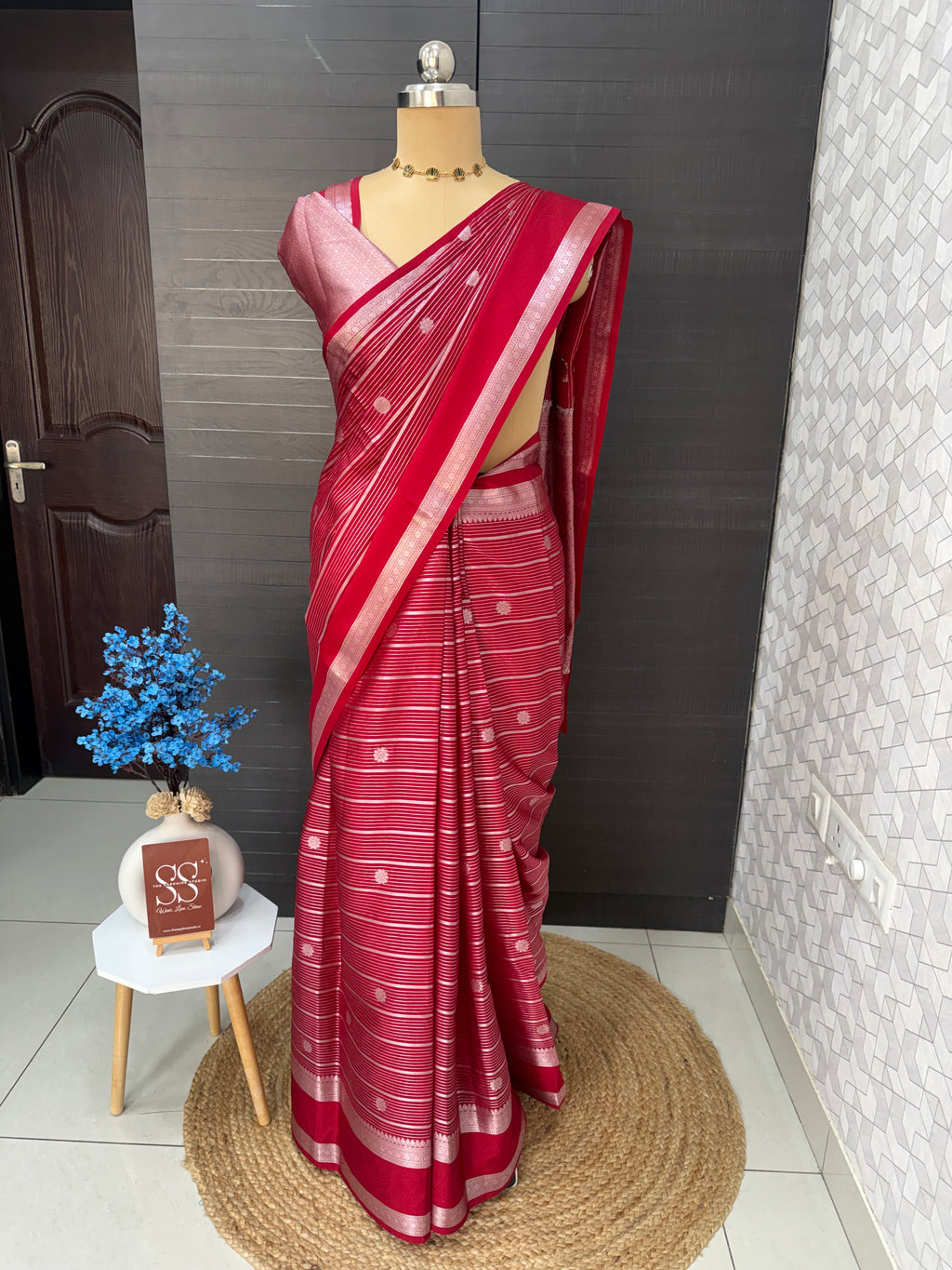 red Banarasi Chiniya silk saree with zari buti motifs and pallu, lightweight festive saree for weddings, cultural functions and celebrations